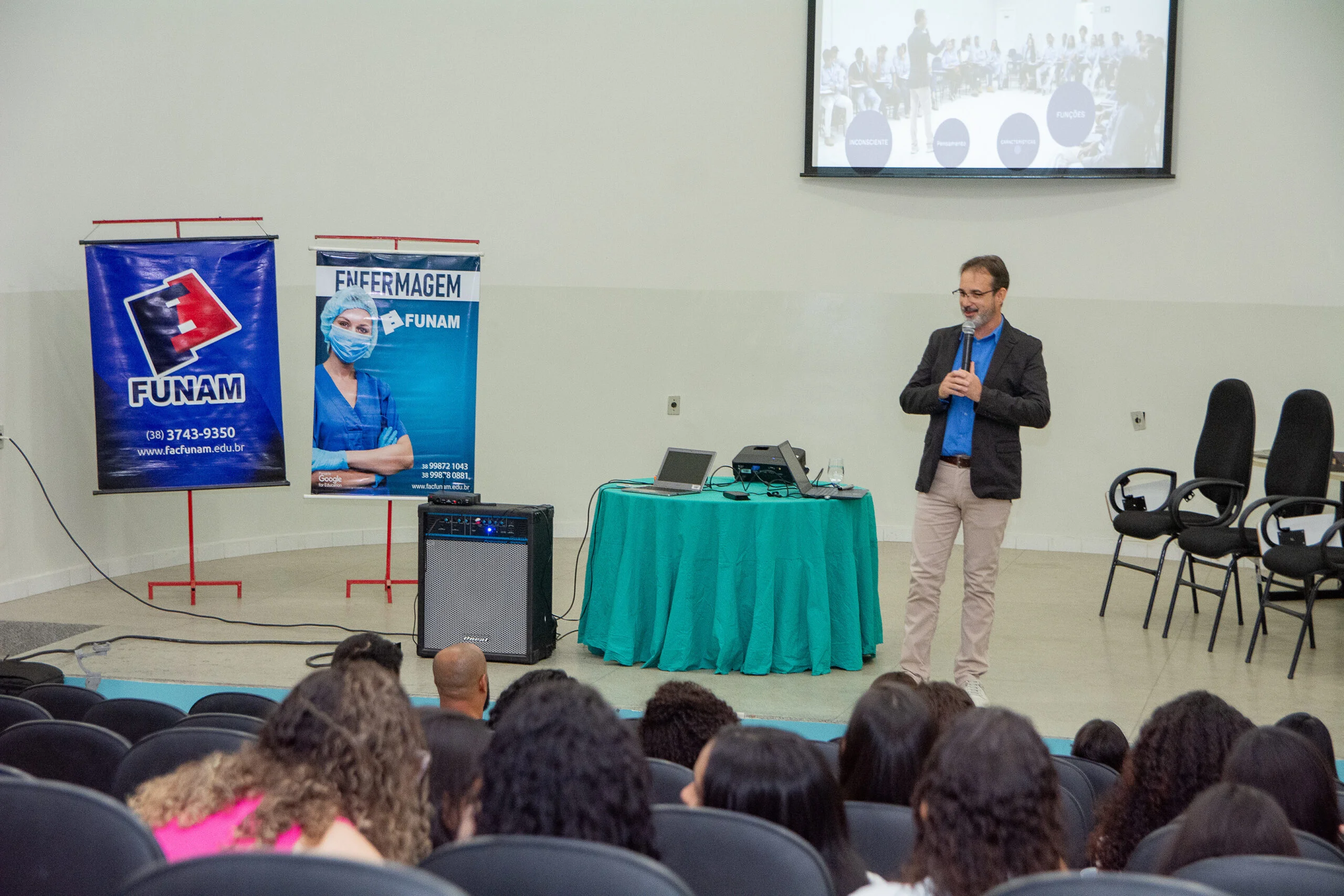 Curso de Enfermagem realiza Aula Magna