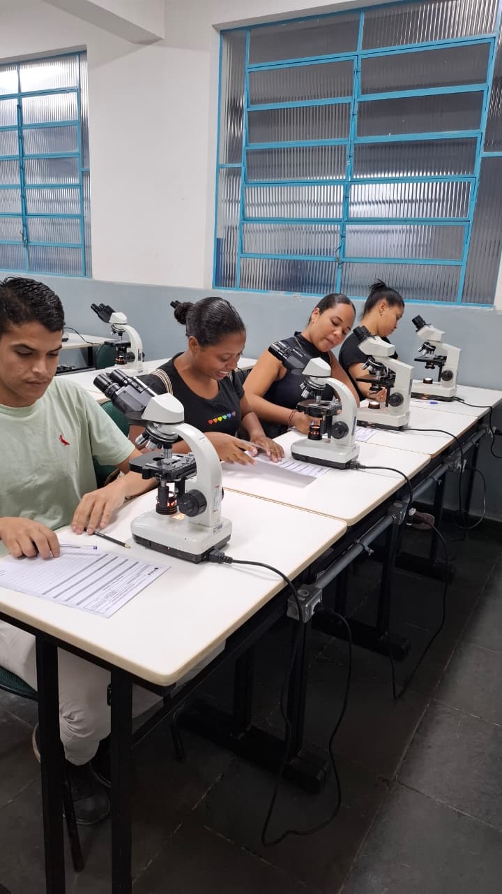 Leia mais sobre o artigo Estudantes de Enfermagem da Funam realizam Prova Prática de Histologia